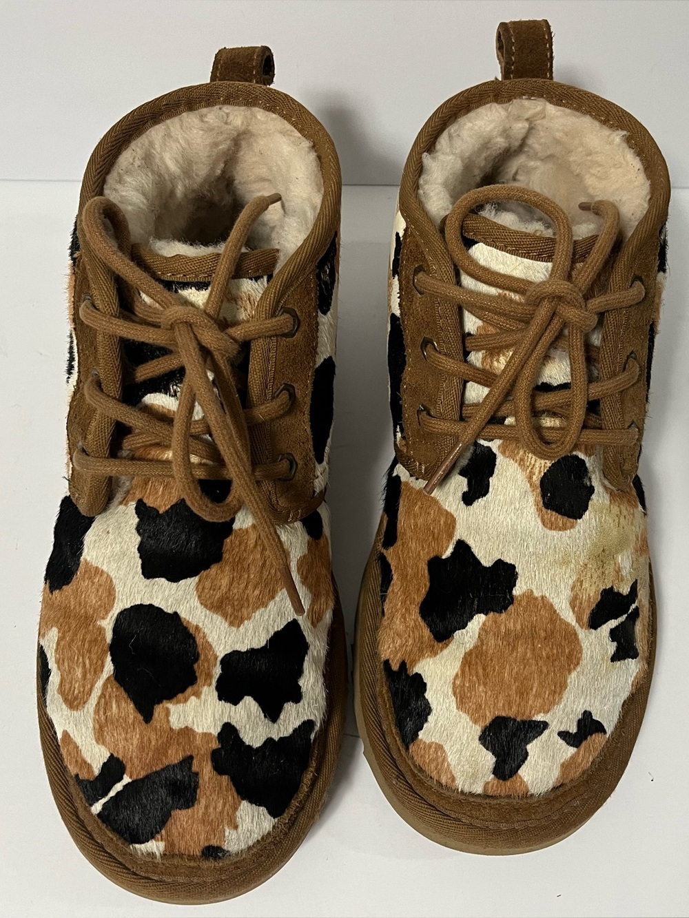 UGG NEUMEL COW PRINT CHESTNUT SUEDE SHEEPSKIN ANKLE WOMEN'S BOOTS SIZE US 8 - Picture 4 of 12